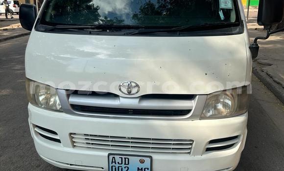 Comprar Usado Toyota Hiace Branco Carro em Maputo em Maputo