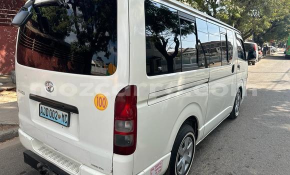 Nunua Ilio tumika Toyota Hiace Nyeupe Gari ndani ya Maputo nchini Maputo Nunua Ilio tumika Toyota Hiace Nyeupe Gari ndani ya Maputo nchini Maputo