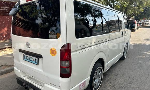 Nunua Ilio tumika Toyota Hiace Nyeupe Gari ndani ya Maputo nchini Maputo Nunua Ilio tumika Toyota Hiace Nyeupe Gari ndani ya Maputo nchini Maputo