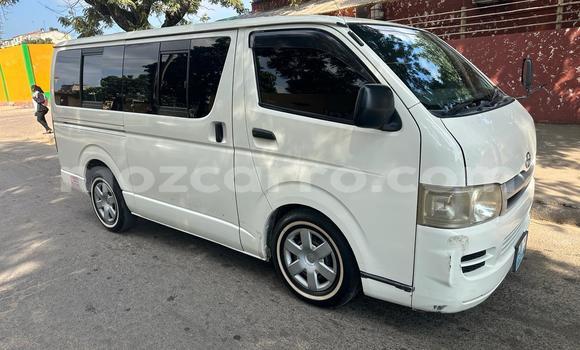 Nunua Ilio tumika Toyota Hiace Nyeupe Gari ndani ya Maputo nchini Maputo Nunua Ilio tumika Toyota Hiace Nyeupe Gari ndani ya Maputo nchini Maputo