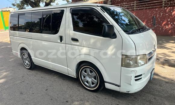 Nunua Ilio tumika Toyota Hiace Nyeupe Gari ndani ya Maputo nchini Maputo Nunua Ilio tumika Toyota Hiace Nyeupe Gari ndani ya Maputo nchini Maputo