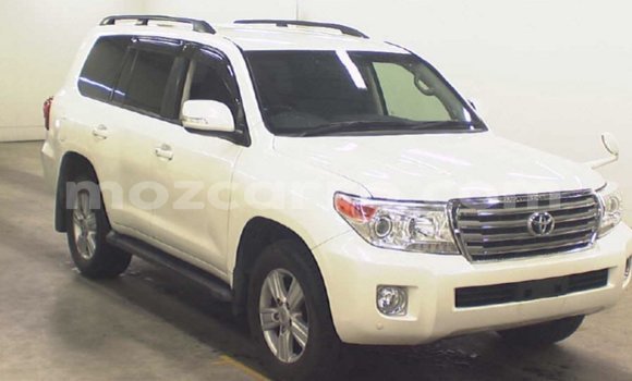 Nunua Imported Toyota Land Cruiser Nyeupe Gari ndani ya Import - Dubai nchini Cabo Delgado Nunua Imported Toyota Land Cruiser Nyeupe Gari ndani ya Import - Dubai nchini Cabo Delgado