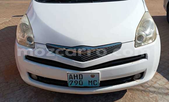 Nunua Ilio tumika Toyota Ractis Nyeupe Gari ndani ya Maputo nchini Maputo