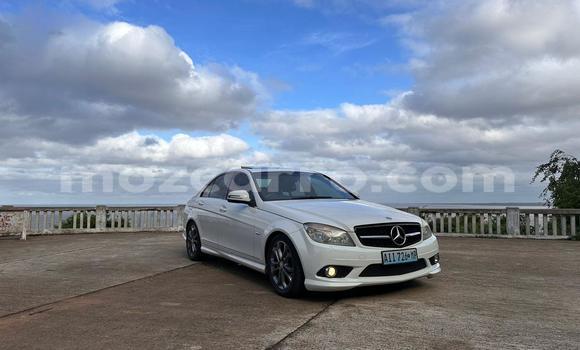 Tenga Tsaru Mercedes-Benz C-Classe Chena Mota in Maputo in Maputo