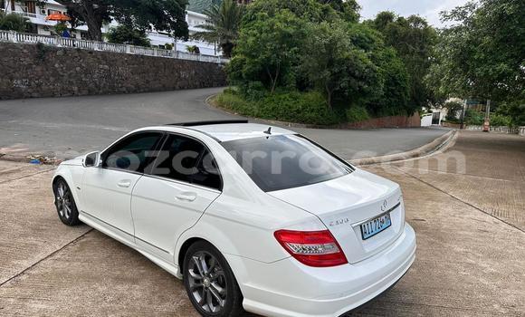 Tenga Tsaru Mercedes-Benz C-Classe Chena Mota in Maputo in Maputo Tenga Tsaru Mercedes-Benz C-Classe Chena Mota in Maputo in Maputo