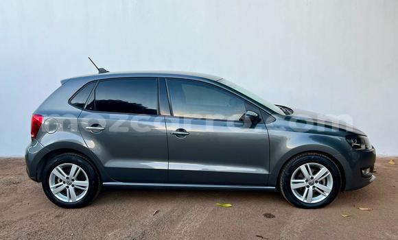 Nunua Ilio tumika Volkswagen Polo Bluu Gari ndani ya Maputo nchini Maputo Nunua Ilio tumika Volkswagen Polo Bluu Gari ndani ya Maputo nchini Maputo