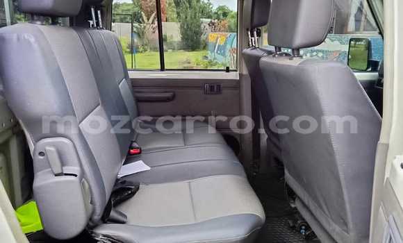 Comprar Usado Toyota Land Cruiser Branco Carro em Maputo em Maputo Comprar Usado Toyota Land Cruiser Branco Carro em Maputo em Maputo