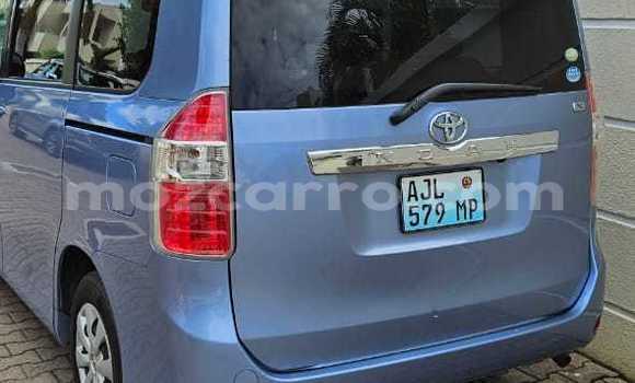 Comprar Novo Toyota Noah Azul Carro em Maputo em Maputo Comprar Novo Toyota Noah Azul Carro em Maputo em Maputo