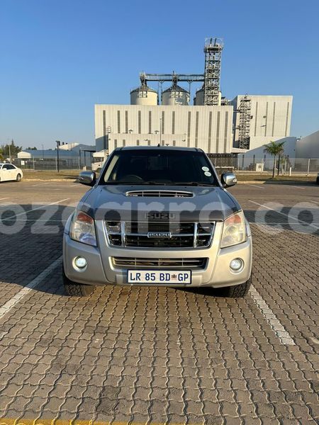 Big with watermark isuzu d max maputo maputo 23869