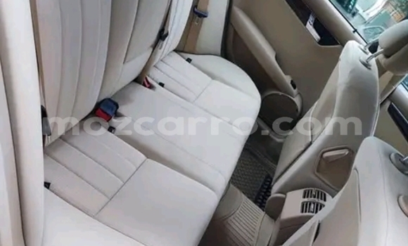 Nunua Ilio tumika Mercedes-Benz C180 coupe Nyingine Gari ndani ya Maputo nchini Maputo Nunua Ilio tumika Mercedes-Benz C180 coupe Nyingine Gari ndani ya Maputo nchini Maputo