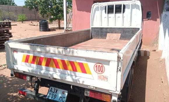 Comprar Usado Mitsubishi Canter Branco Caminhão em Maputo em Maputo Comprar Usado Mitsubishi Canter Branco Caminhão em Maputo em Maputo