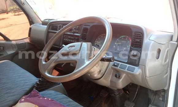 Nunua Ilio tumika Mitsubishi Canter Nyeupe Lori ndani ya Maputo nchini Maputo Nunua Ilio tumika Mitsubishi Canter Nyeupe Lori ndani ya Maputo nchini Maputo