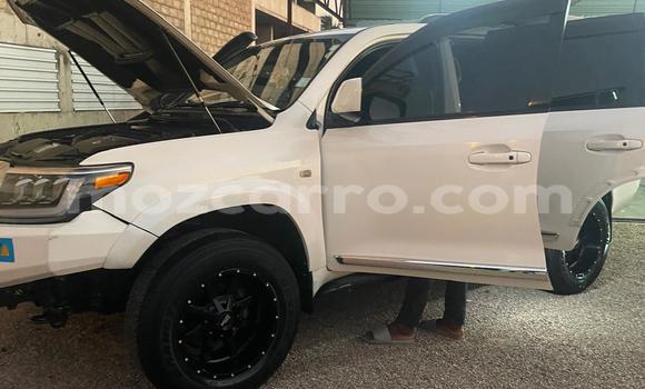 Comprar Usado Toyota Land Cruiser Branco Carro em Maputo em Maputo Comprar Usado Toyota Land Cruiser Branco Carro em Maputo em Maputo