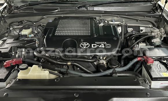 Nunua Ilio tumika Toyota Land Cruiser Prado Fedha Gari ndani ya Maputo nchini Maputo Nunua Ilio tumika Toyota Land Cruiser Prado Fedha Gari ndani ya Maputo nchini Maputo