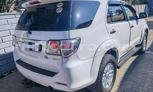 Comprar Usado Toyota Fortuner Branco Carro em Maputo em Maputo Comprar Usado Toyota Fortuner Branco Carro em Maputo em Maputo