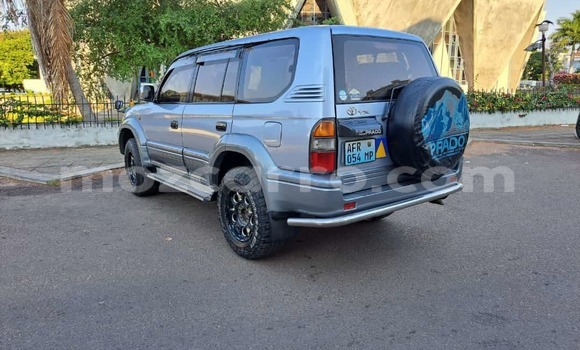 Tenga Tsaru Toyota Land Cruiser Prado Zvimwe Mota in Maputo in Maputo Tenga Tsaru Toyota Land Cruiser Prado Zvimwe Mota in Maputo in Maputo