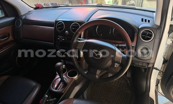 Nunua Ilio tumika Mazda Verisa Nyeupe Gari ndani ya Maputo nchini Maputo Nunua Ilio tumika Mazda Verisa Nyeupe Gari ndani ya Maputo nchini Maputo