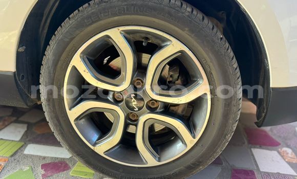 Nunua Ilio tumika Mazda Verisa Nyeupe Gari ndani ya Maputo nchini Maputo Nunua Ilio tumika Mazda Verisa Nyeupe Gari ndani ya Maputo nchini Maputo