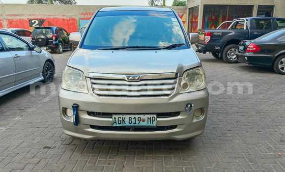 Nunua Ilio tumika Toyota Noah Nyingine Gari ndani ya Maputo nchini Maputo Nunua Ilio tumika Toyota Noah Nyingine Gari ndani ya Maputo nchini Maputo