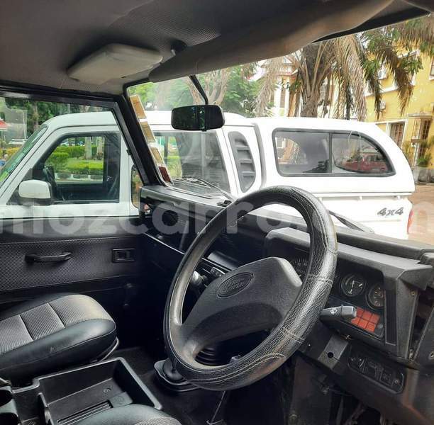 Big with watermark land rover defender maputo maputo 23922