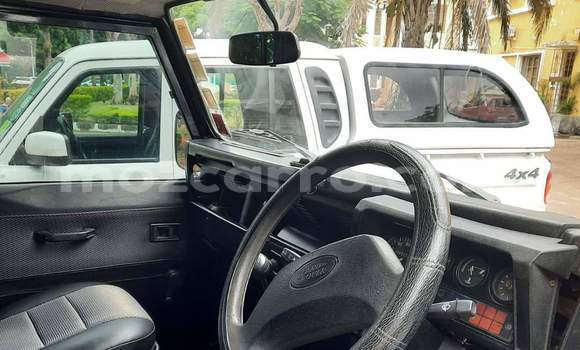 Buy Used Land Rover Defender Other Car in Maputo in Maputo Buy Used Land Rover Defender Other Car in Maputo in Maputo