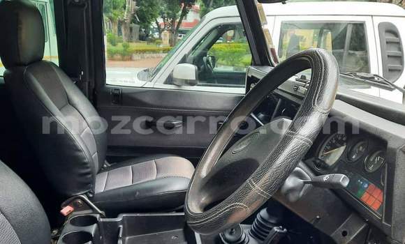 Buy Used Land Rover Defender Other Car in Maputo in Maputo Buy Used Land Rover Defender Other Car in Maputo in Maputo