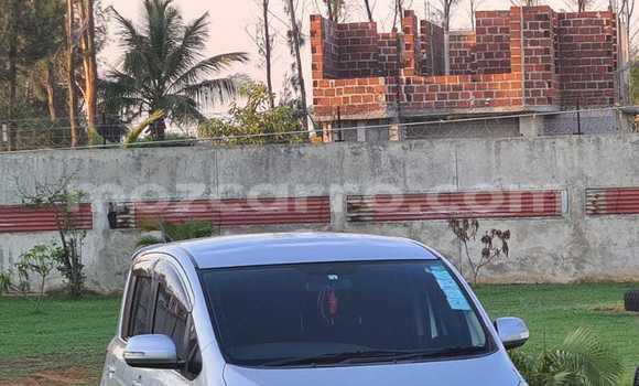 Buy Used Toyota Ractis Silver Car in Maputo in Maputo Buy Used Toyota Ractis Silver Car in Maputo in Maputo