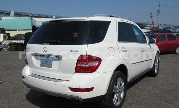 Tenga Imported Mercedes‒Benz M-Class Chena Mota in Caia in Sofala Tenga Imported Mercedes‒Benz M-Class Chena Mota in Caia in Sofala