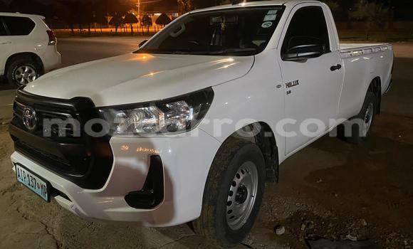 Buy Used Toyota Hiluxe Revo White Car in Maputo in Maputo Buy Used Toyota Hiluxe Revo White Car in Maputo in Maputo