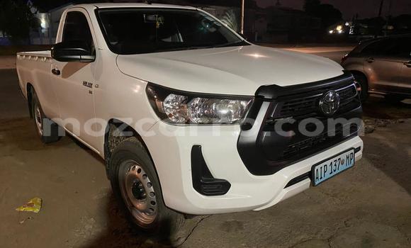 Buy Used Toyota Hiluxe Revo White Car in Maputo in Maputo Buy Used Toyota Hiluxe Revo White Car in Maputo in Maputo