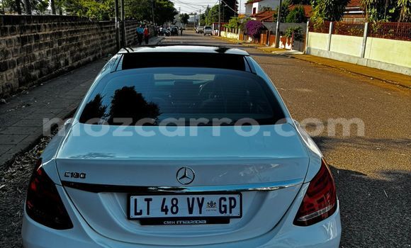Comprar Usado Mercedes-Benz C180 coupe Branco Carro em Maputo em Maputo Comprar Usado Mercedes-Benz C180 coupe Branco Carro em Maputo em Maputo