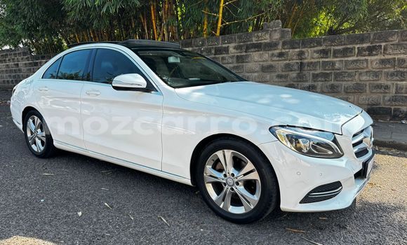 Comprar Usado Mercedes-Benz C180 coupe Branco Carro em Maputo em Maputo Comprar Usado Mercedes-Benz C180 coupe Branco Carro em Maputo em Maputo