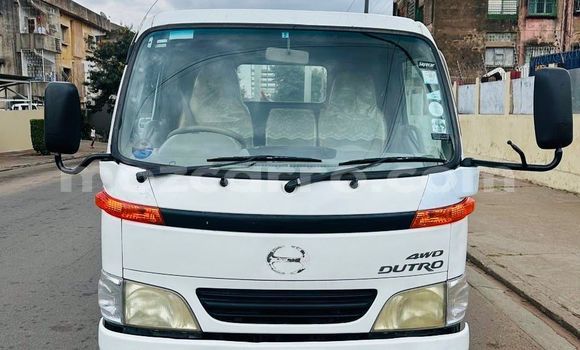 Comprar Usado Hino Ranger Branco Caminhão em Maputo em Maputo Comprar Usado Hino Ranger Branco Caminhão em Maputo em Maputo