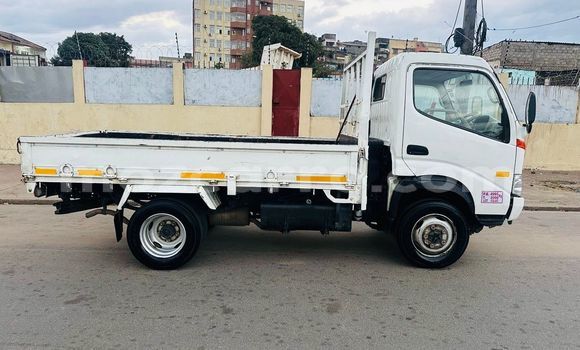 Comprar Usado Hino Ranger Branco Caminhão em Maputo em Maputo Comprar Usado Hino Ranger Branco Caminhão em Maputo em Maputo
