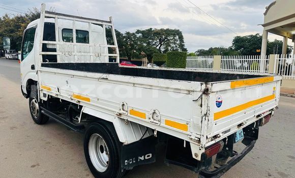 Comprar Usado Hino Ranger Branco Caminhão em Maputo em Maputo Comprar Usado Hino Ranger Branco Caminhão em Maputo em Maputo