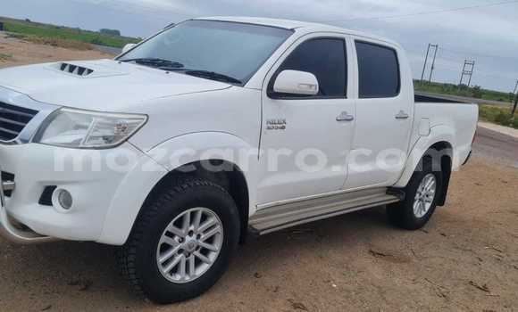 Nunua Ilio tumika Toyota Hilux Nyeupe Gari ndani ya Maputo nchini Maputo