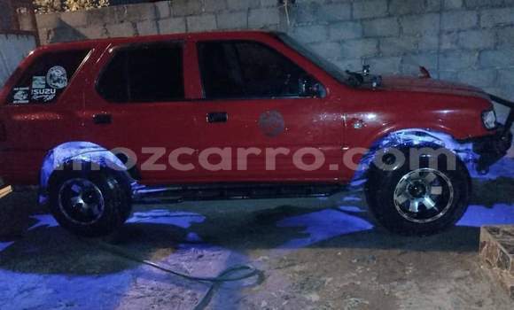 Nunua Ilio tumika Isuzu Wizard Nyekundu Gari ndani ya Maputo nchini Maputo Nunua Ilio tumika Isuzu Wizard Nyekundu Gari ndani ya Maputo nchini Maputo