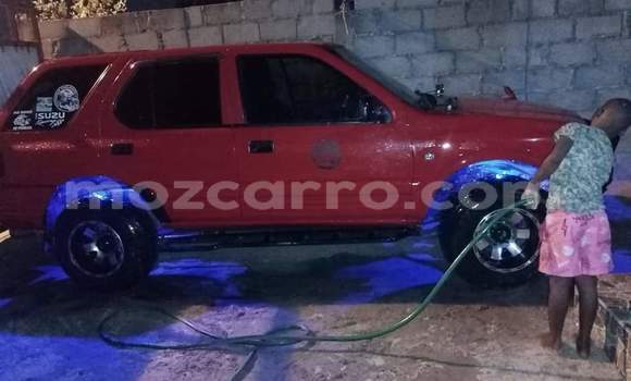 Nunua Ilio tumika Isuzu Wizard Nyekundu Gari ndani ya Maputo nchini Maputo Nunua Ilio tumika Isuzu Wizard Nyekundu Gari ndani ya Maputo nchini Maputo