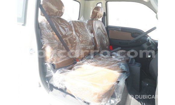 Comprar Importar Kia Carens Branco Carro em Import - Dubai em Cabo Delgado Comprar Importar Kia Carens Branco Carro em Import - Dubai em Cabo Delgado