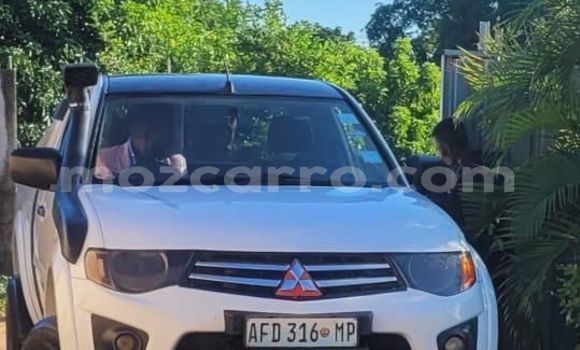 Buy Used Mitsubishi Triton Silver Car in Maputo in Maputo Buy Used Mitsubishi Triton Silver Car in Maputo in Maputo