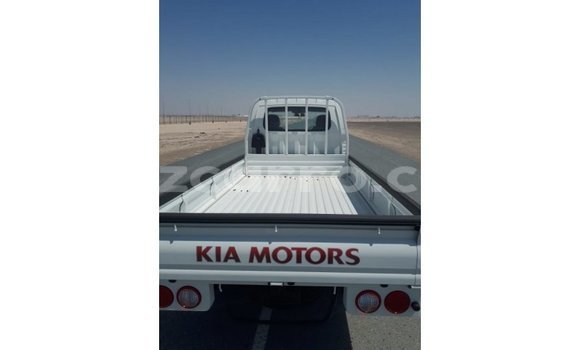 Comprar Importar Kia Carens Branco Carro em Import - Dubai em Cabo Delgado Comprar Importar Kia Carens Branco Carro em Import - Dubai em Cabo Delgado
