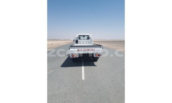 Comprar Importar Kia Carens Branco Carro em Import - Dubai em Cabo Delgado Comprar Importar Kia Carens Branco Carro em Import - Dubai em Cabo Delgado