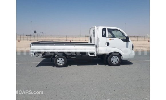 Comprar Importar Kia Carens Branco Carro em Import - Dubai em Cabo Delgado Comprar Importar Kia Carens Branco Carro em Import - Dubai em Cabo Delgado