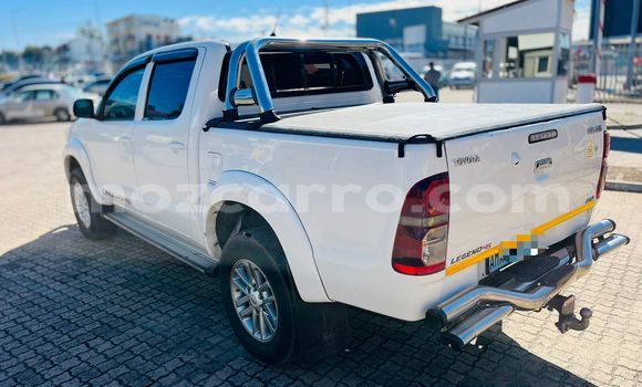Nunua Ilio tumika Toyota Hilux Nyeupe Gari ndani ya Maputo nchini Maputo Nunua Ilio tumika Toyota Hilux Nyeupe Gari ndani ya Maputo nchini Maputo