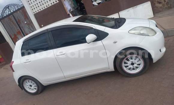 Buy Used Toyota Vitz White Car in Maputo in Maputo Buy Used Toyota Vitz White Car in Maputo in Maputo