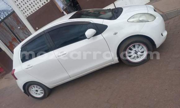 Buy Used Toyota Vitz White Car in Maputo in Maputo Buy Used Toyota Vitz White Car in Maputo in Maputo