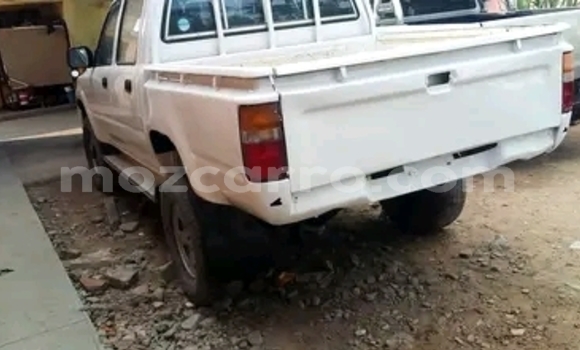 Nunua Ilio tumika Toyota Hilux Nyeupe Gari ndani ya Maputo nchini Maputo Nunua Ilio tumika Toyota Hilux Nyeupe Gari ndani ya Maputo nchini Maputo