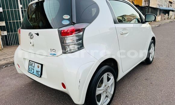 Comprar Usado Toyota iQ Branco Carro em Maputo em Maputo Comprar Usado Toyota iQ Branco Carro em Maputo em Maputo