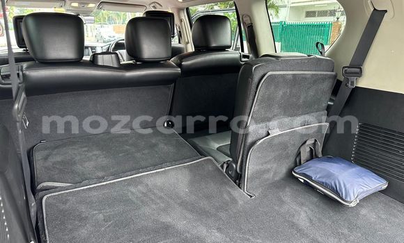 Nunua Ilio tumika Nissan Patrol Fedha Gari ndani ya Maputo nchini Maputo Nunua Ilio tumika Nissan Patrol Fedha Gari ndani ya Maputo nchini Maputo