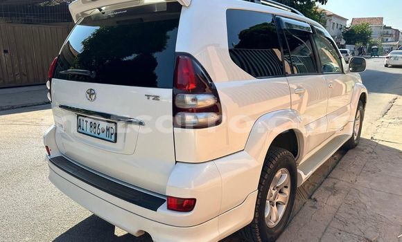 Nunua Ilio tumika Toyota Land Cruiser Prado Nyeupe Gari ndani ya Maputo nchini Maputo Nunua Ilio tumika Toyota Land Cruiser Prado Nyeupe Gari ndani ya Maputo nchini Maputo